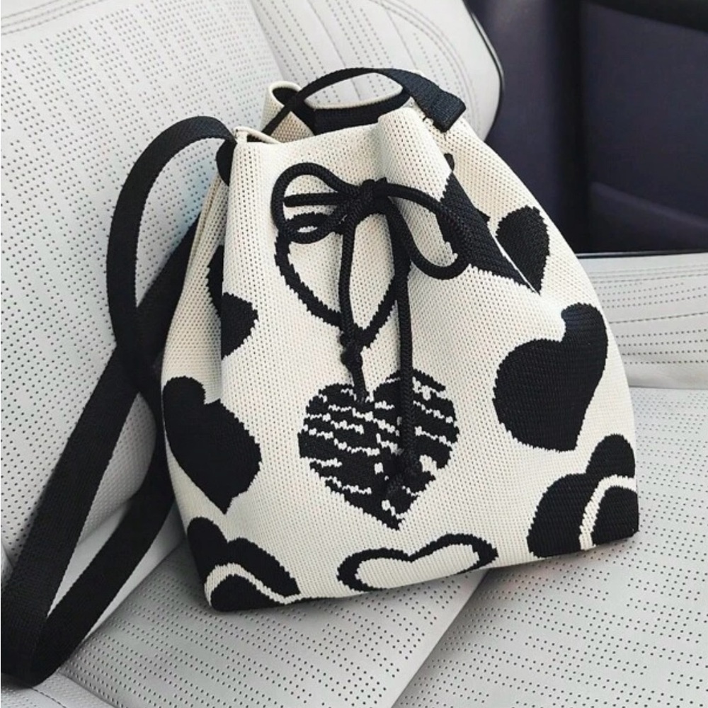 A Crossbody Shoulder Bag. Knitted Texture, Fabric 100% Polyester.